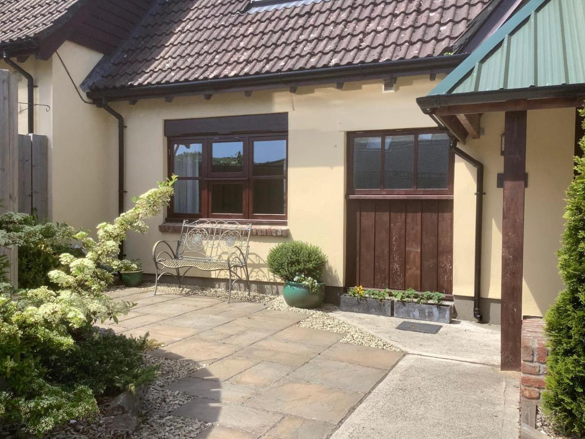 The Forge Villa Winscombe Dış mekan fotoğraf