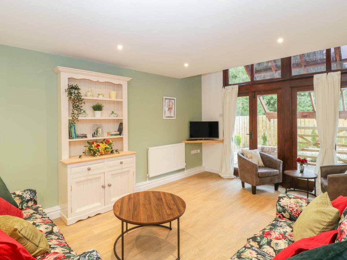 The Forge Villa Winscombe Dış mekan fotoğraf